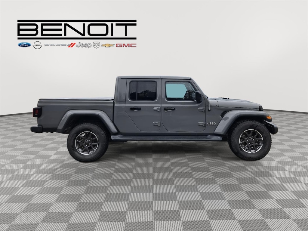 Used 2020 Jeep Gladiator Overland Truck