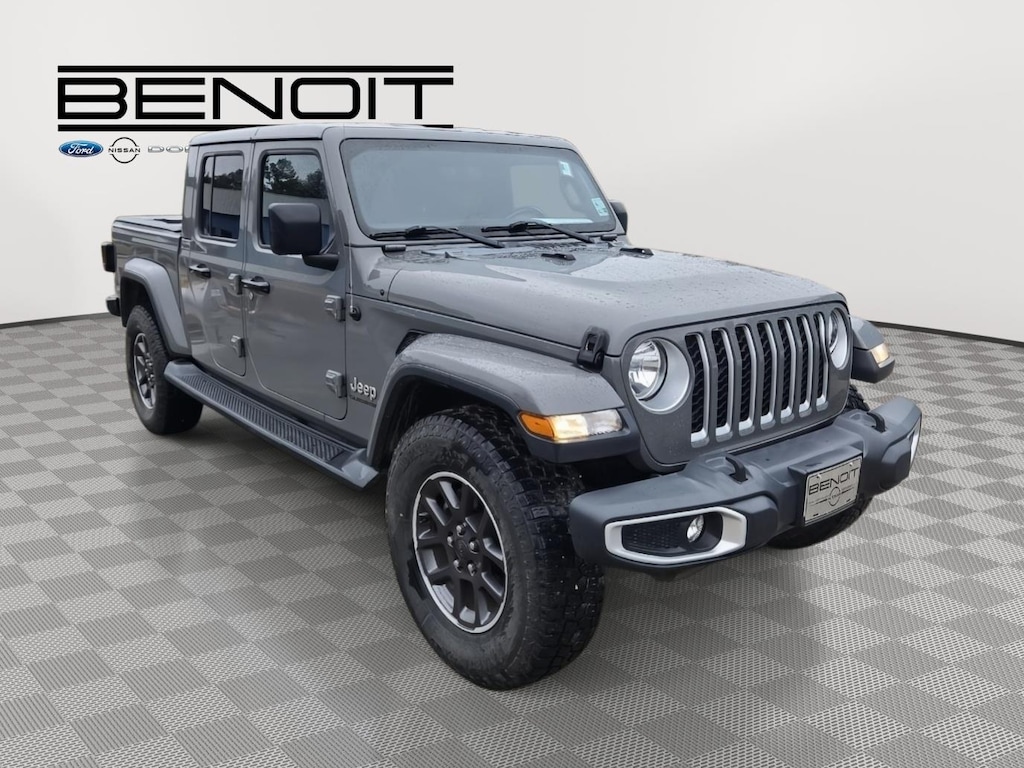 Used 2020 Jeep Gladiator Overland Truck