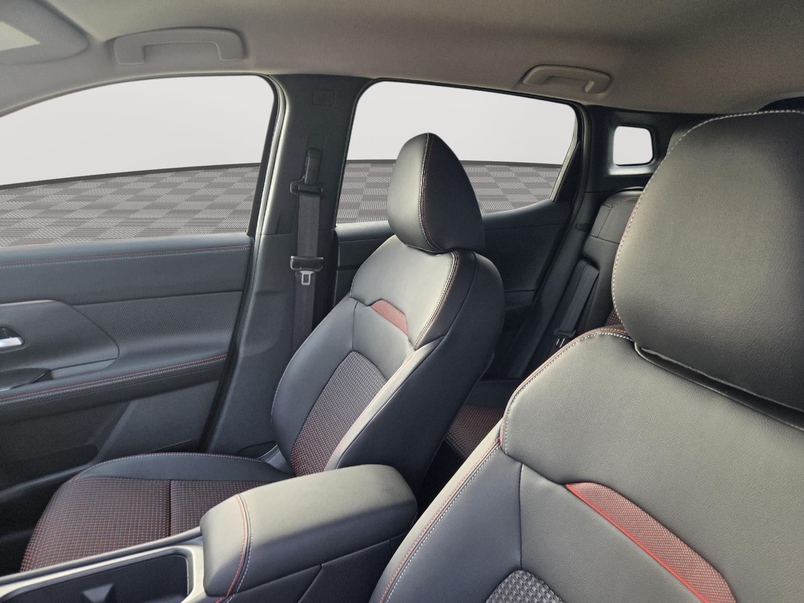 2026 Nissan KICKS SR - Photo 11
