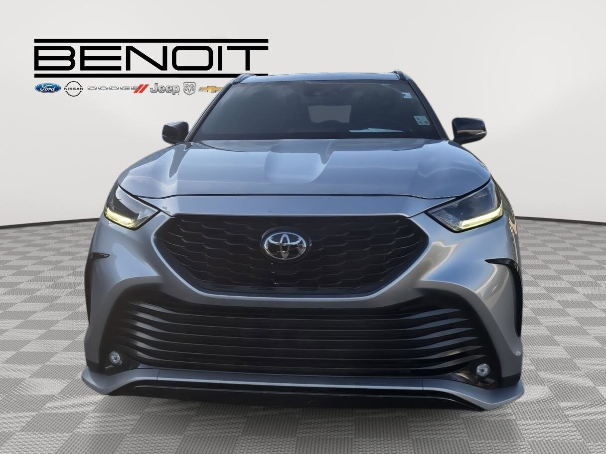 2022 Toyota Highlander XSE photo 2
