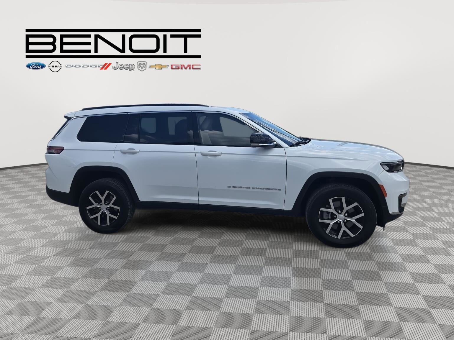 2024 Jeep Grand Cherokee Limited photo 3