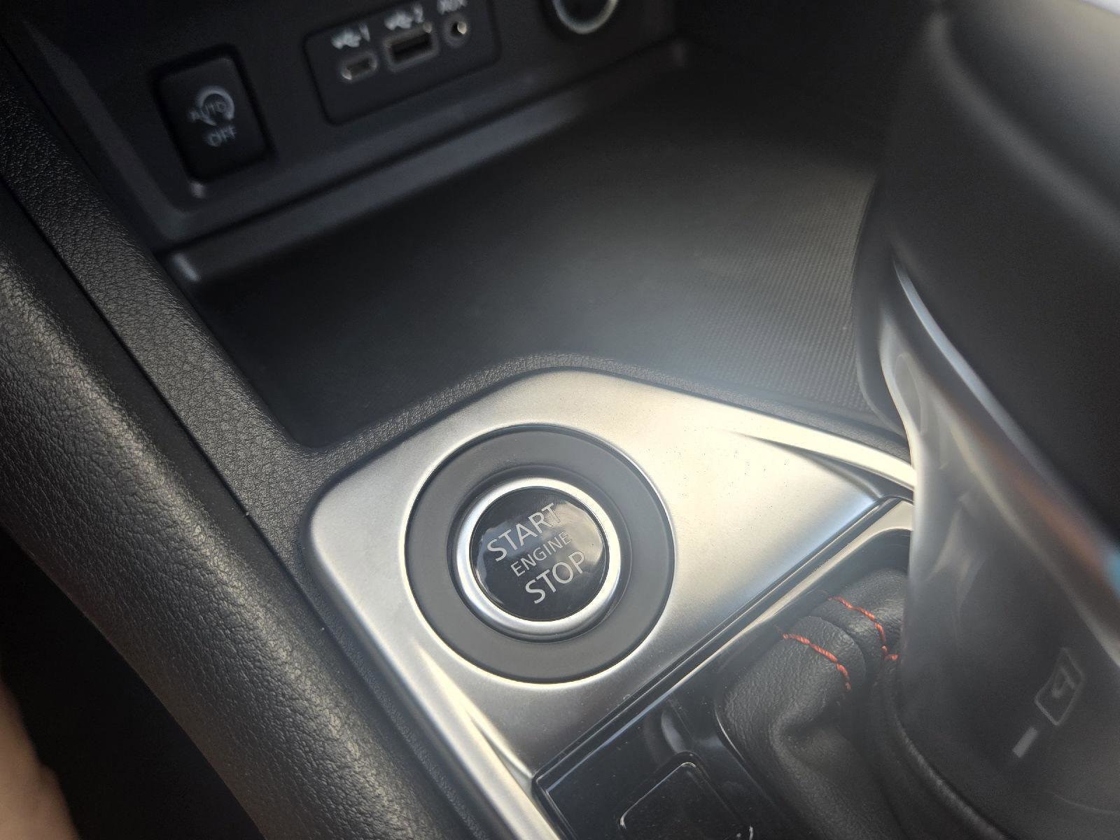 2025 Nissan Sentra SR photo 4