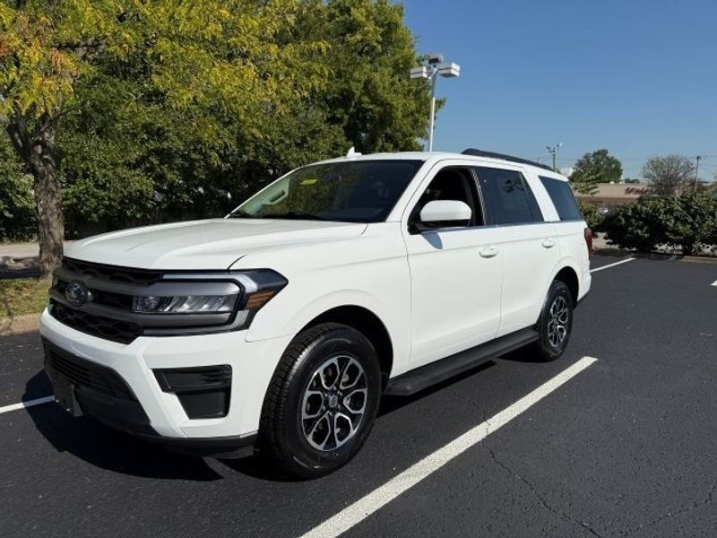2024 Ford Expedition XLT photo 3