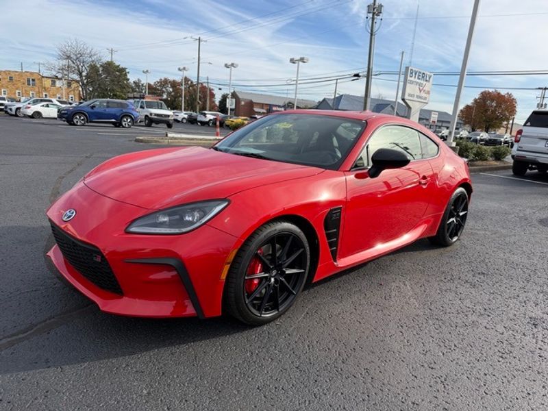 2024 Toyota GR86 Premium photo 4