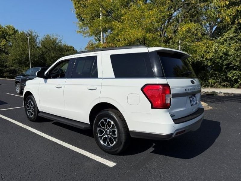 2024 Ford Expedition XLT photo 4