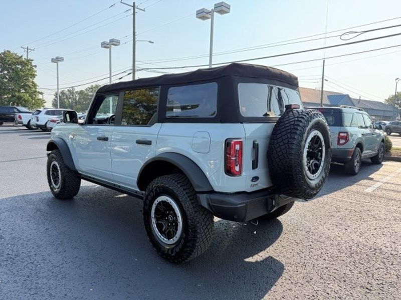 2022 Ford Bronco Badlands photo 3