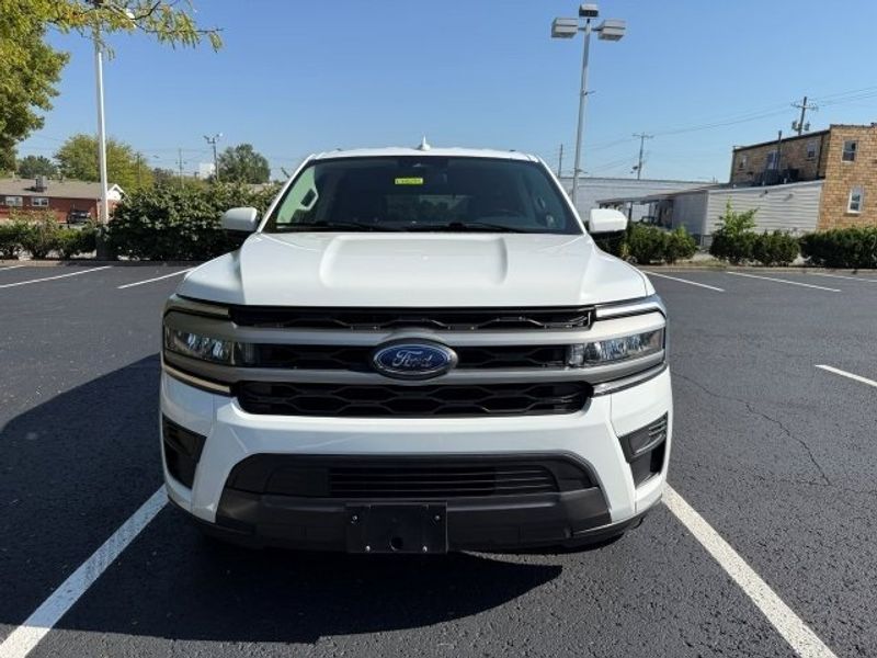 2024 Ford Expedition XLT photo 2