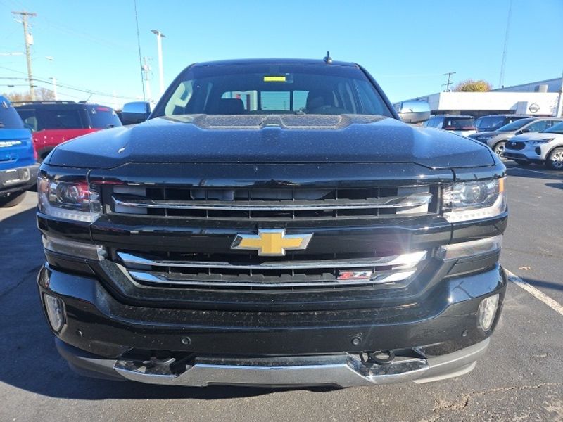 2016 Chevrolet Silverado 1500 LTZ photo 2