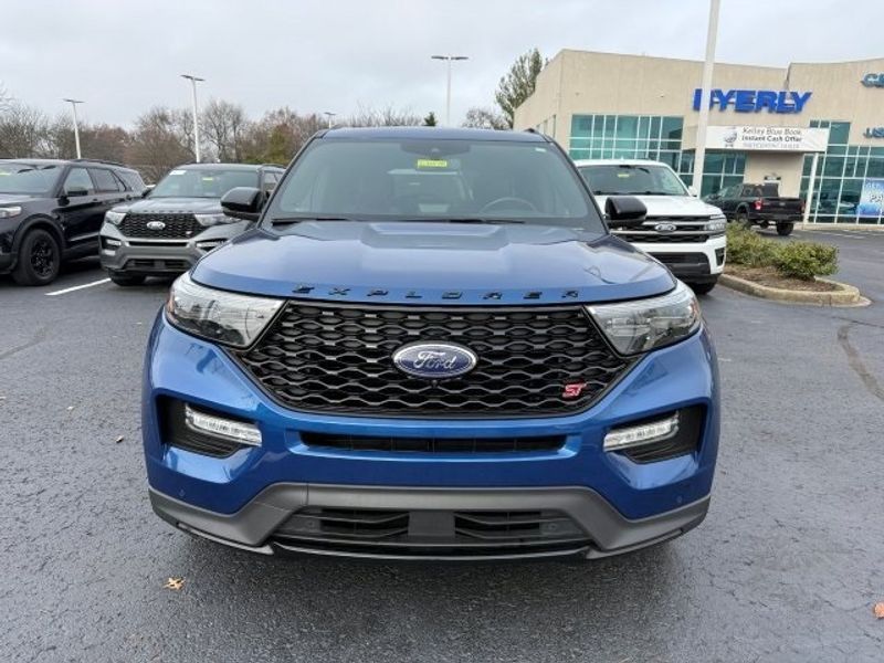 2020 Ford Explorer ST photo 2