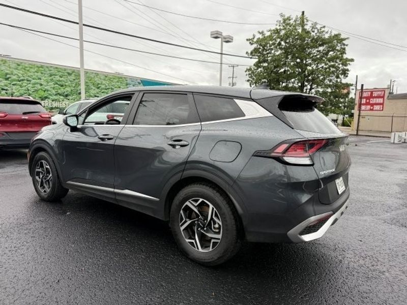 2023 Kia Sportage LX photo 4
