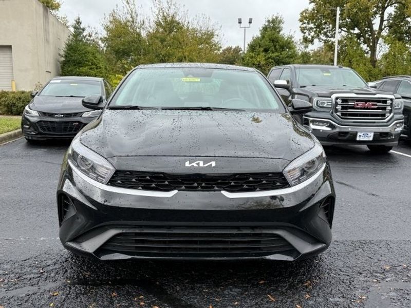 2024 Kia Forte LXS photo 3