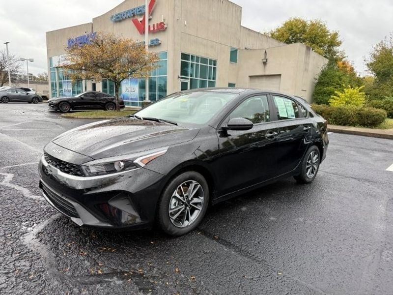 2024 Kia Forte LXS photo 4