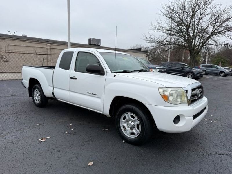 2007 Toyota Tacoma Base photo 2