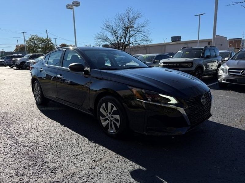 2024 Nissan Altima 2.5 S photo 2