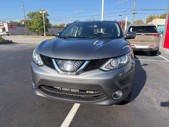 2018 Nissan Rogue Sport SL photo 2