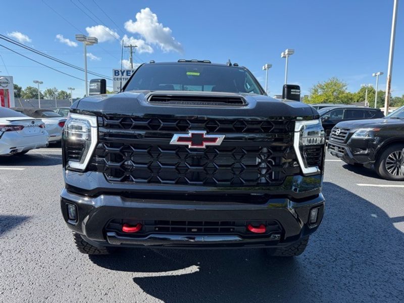 2024 Chevrolet Silverado 2500HD ZR2 photo 3