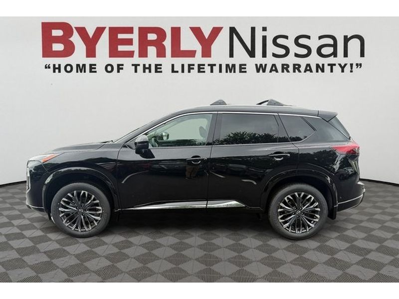 2026 Nissan Rogue Platinum's photo