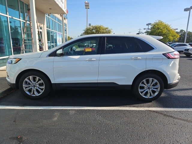 2022 Ford Edge Titanium photo 3