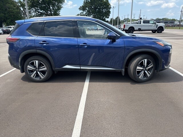 2021 Nissan Rogue Platinum photo 2