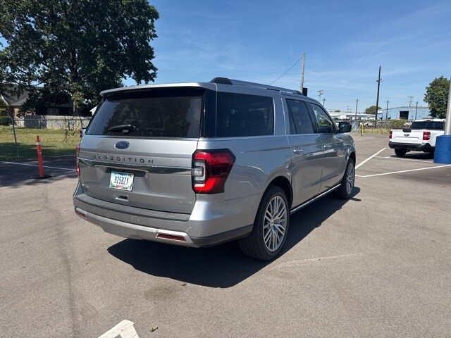 2022 Ford Expedition MAX Limited photo 2