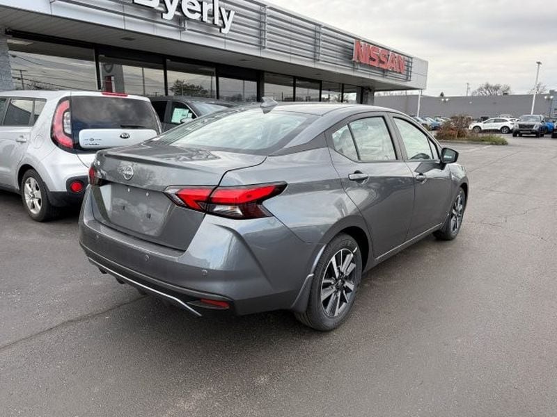 2025 Nissan Versa Sedan SV - Photo 9
