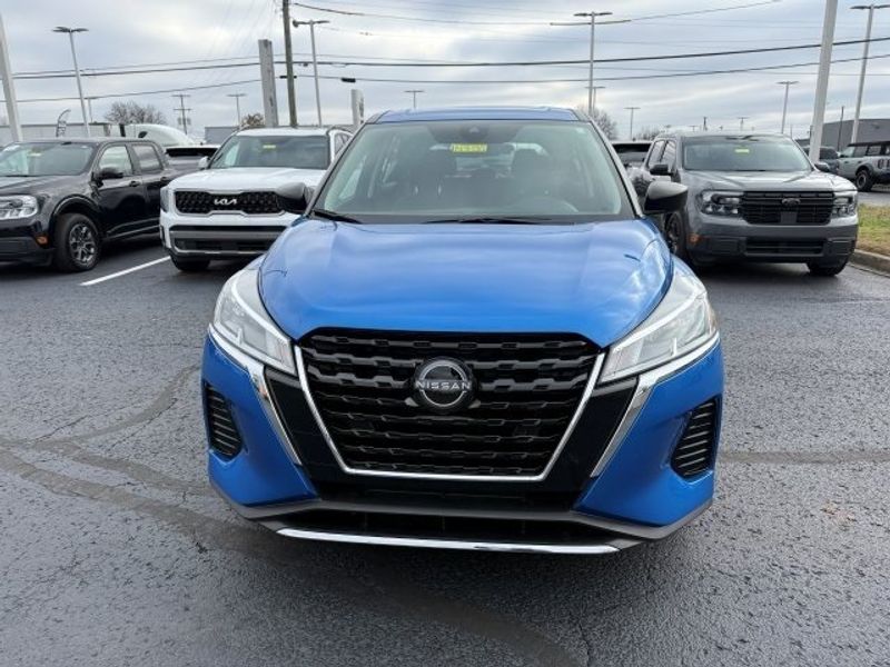 2024 Nissan Kicks S photo 3