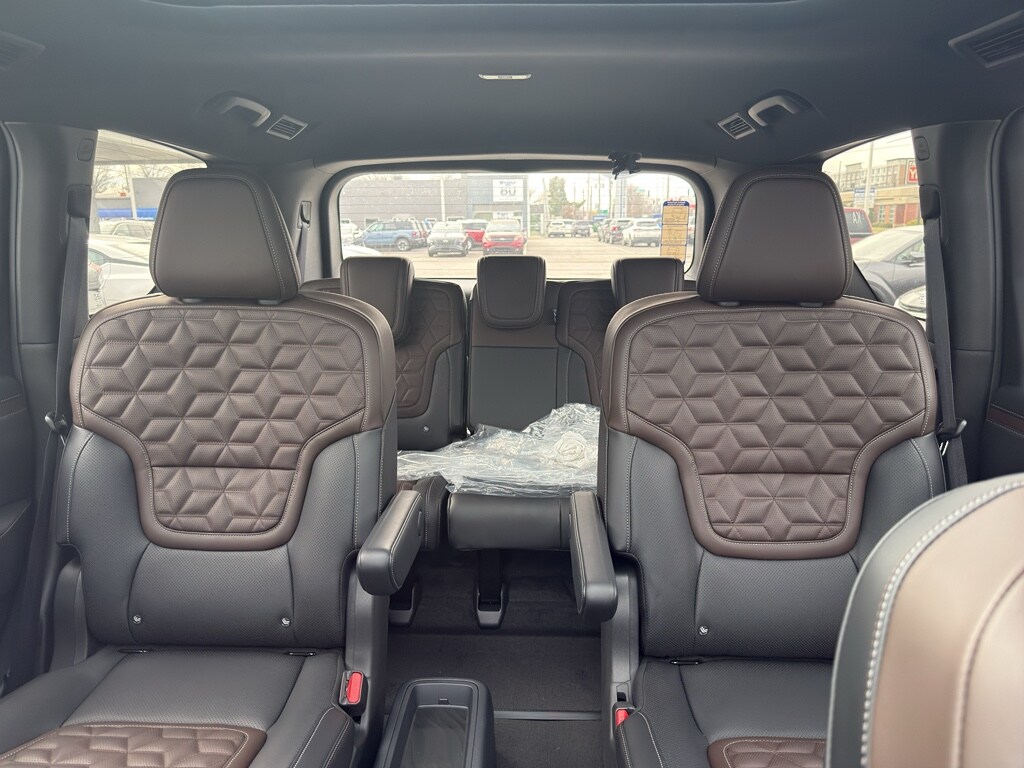 2025 Nissan Armada Platinum - Photo 18