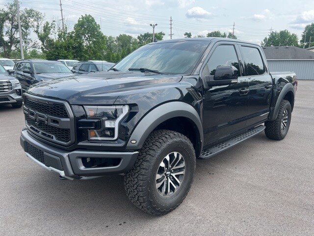 2020 Ford F-150 Raptor photo 2