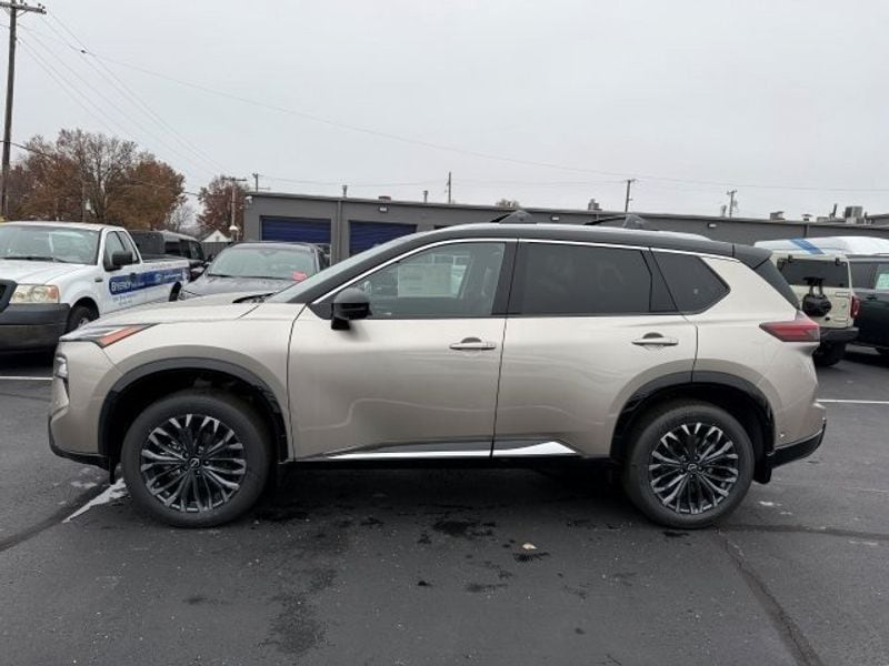 2026 Nissan Rogue Platinum's photo