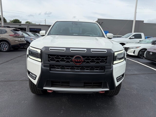 2025 Nissan Frontier PRO-4X photo 2