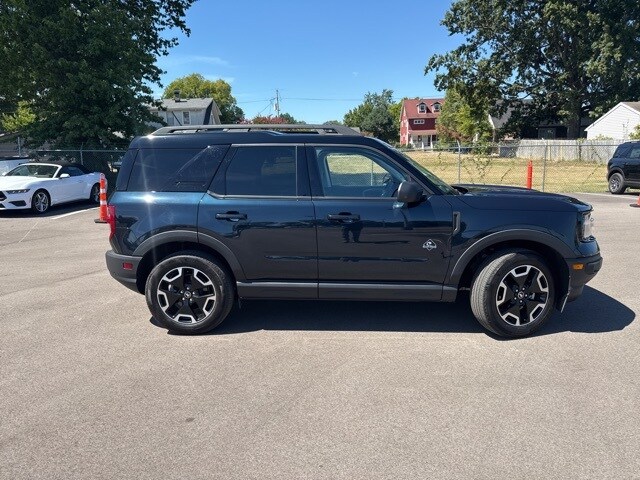 2023 Ford Bronco Sport Outer Banks photo 2