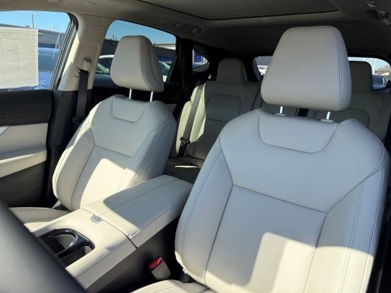 2025 Nissan Murano SL - Photo 14