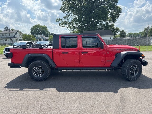 2024 Jeep Gladiator Mojave photo 2