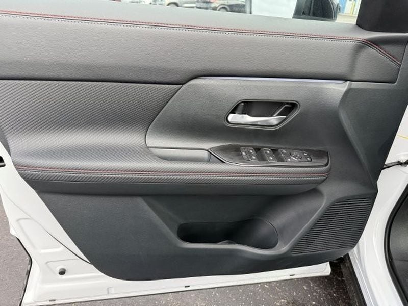2026 Nissan KICKS SR AWD - Photo 11
