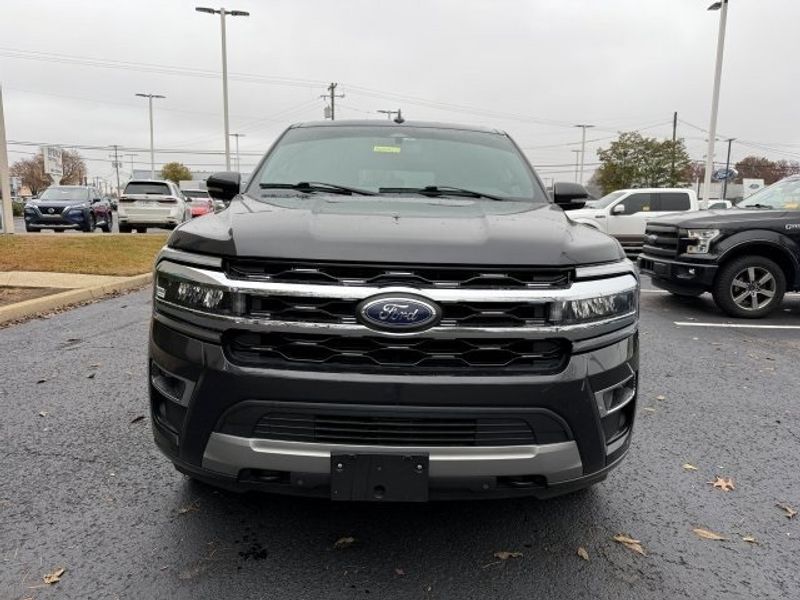 2022 Ford Expedition MAX Limited photo 3