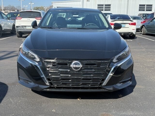 2025 Nissan Altima 2.5 SV photo 2