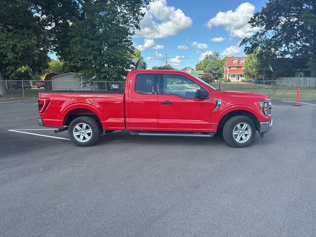 2023 Ford F-150 XLT photo 2