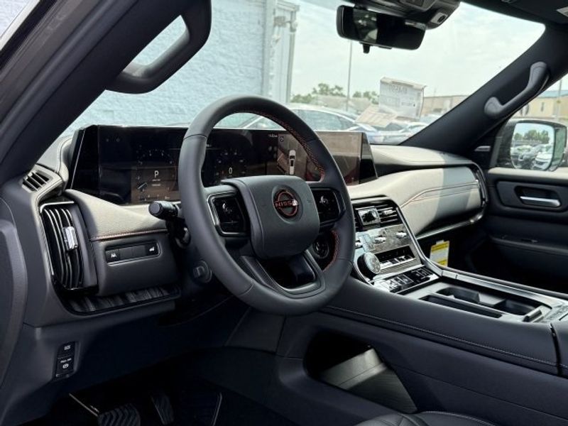 2025 Nissan Armada PRO-4X - Photo 12