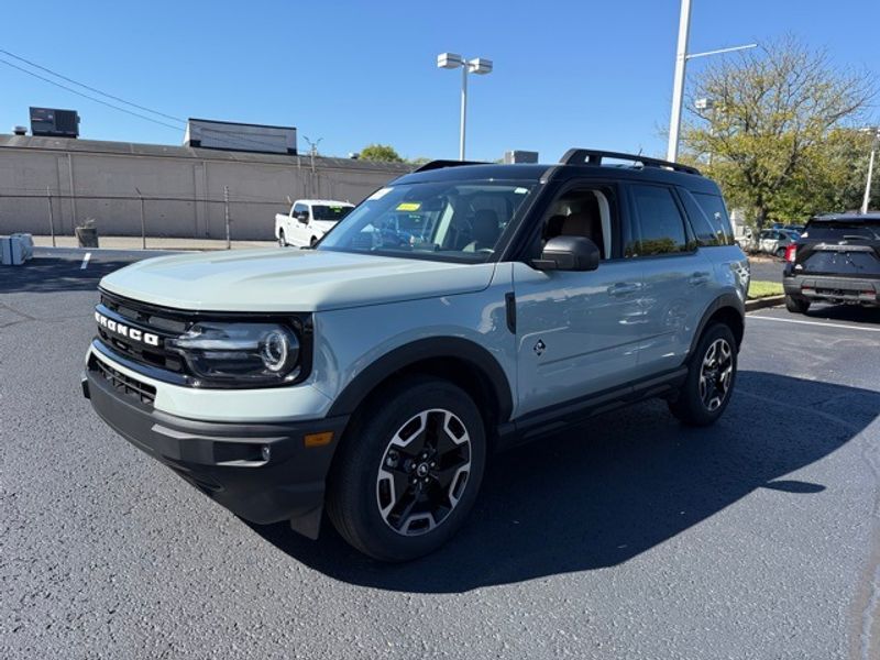 2023 Ford Bronco Sport Outer Banks photo 3