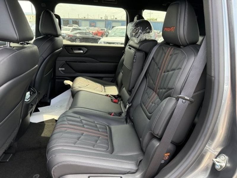 2025 Nissan Armada PRO-4X - Photo 19