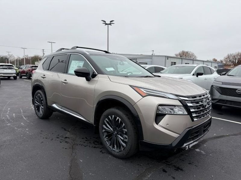 2026 Nissan Rogue Platinum photo 3