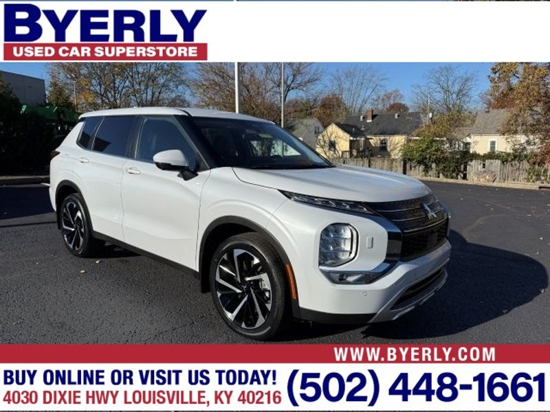 2023 Mitsubishi Outlander SE's photo