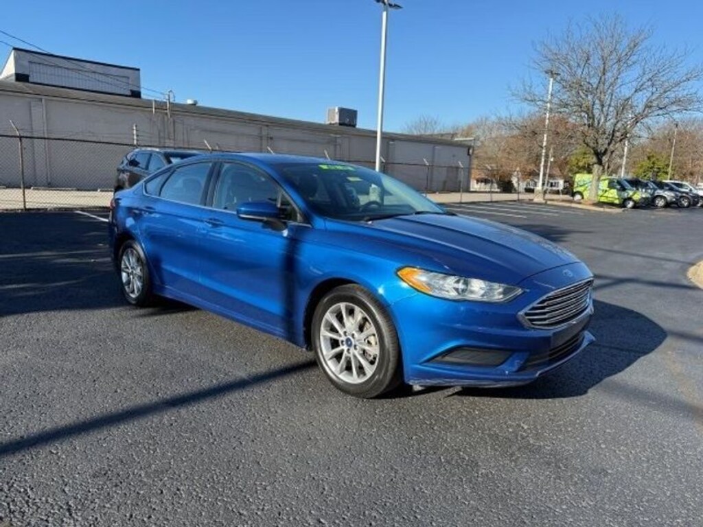 Used 2017 Ford Fusion SE Sedan