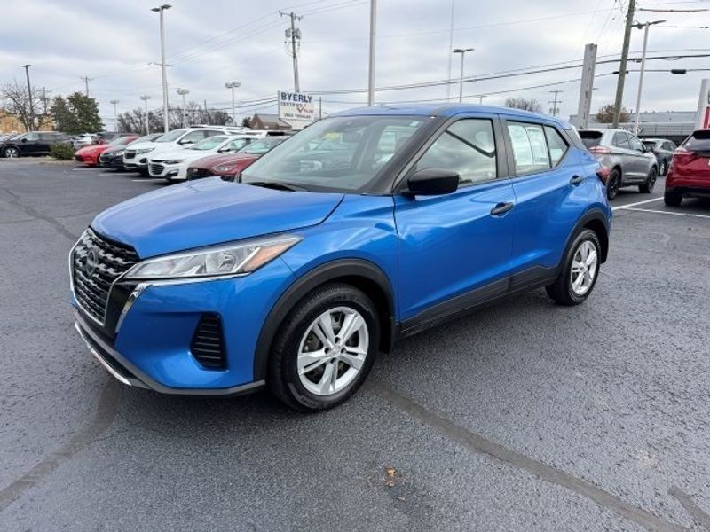 2024 Nissan Kicks S photo 4