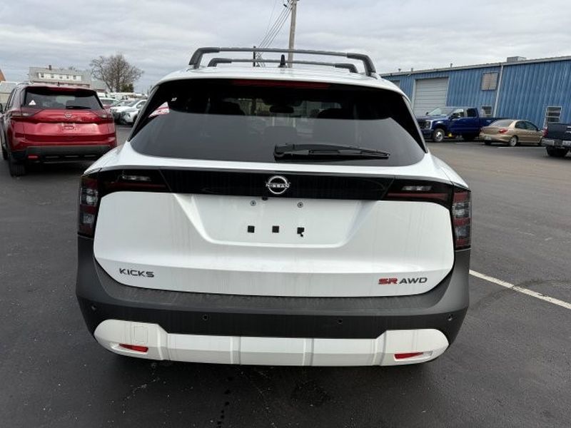 2026 Nissan KICKS SR AWD - Photo 9