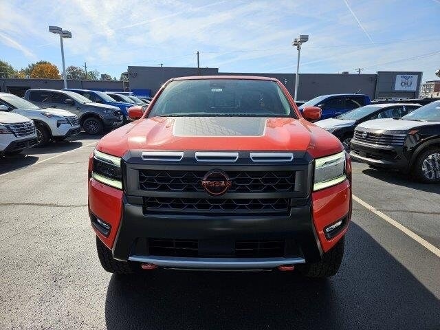 2025 Nissan Frontier PRO-4X photo 2
