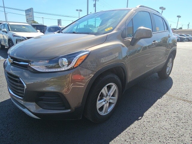 2022 Chevrolet Trax LT photo 2