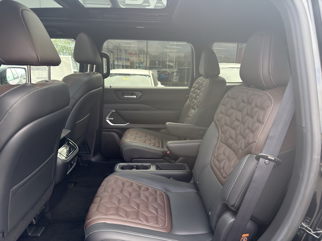 2025 Nissan Armada Platinum - Photo 37
