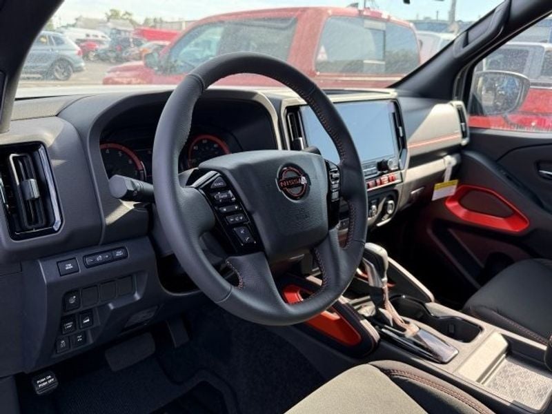 2025 Nissan Frontier PRO-4X - Photo 11
