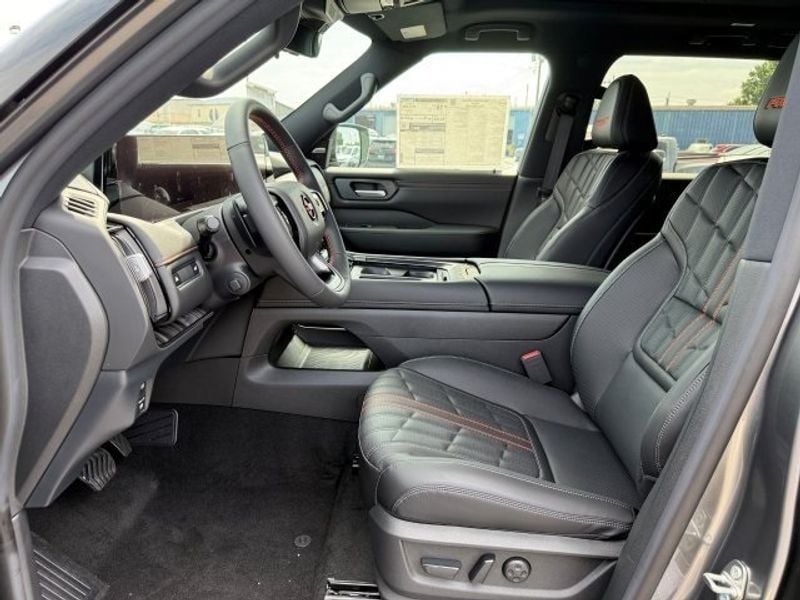 2025 Nissan Armada PRO-4X - Photo 13